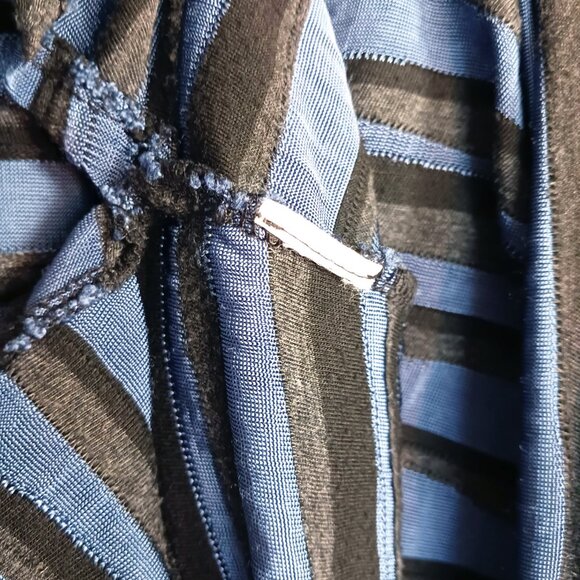 Cut Loose Blue Black Textured Stripe Tunic Top Rayon Blend Long Sleeves Size S - Picture 7 of 7